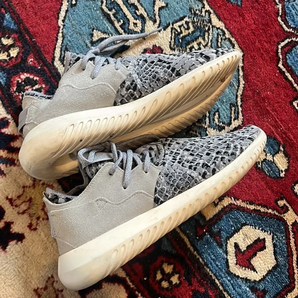 Adidas Tubular BA7100 8 Running Shoe Primeknit Snake Skin Gray Suede